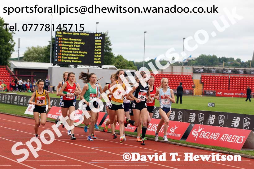Senior girls 3000 metres, English Schools Track and Field. Photo: David T. Hewitson/Sports for All Pics
